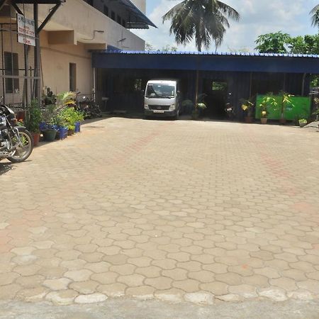 Hotel Temple City Papanasam Esterno foto