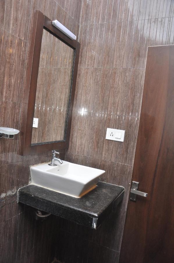 Hotel Temple City Papanasam Esterno foto