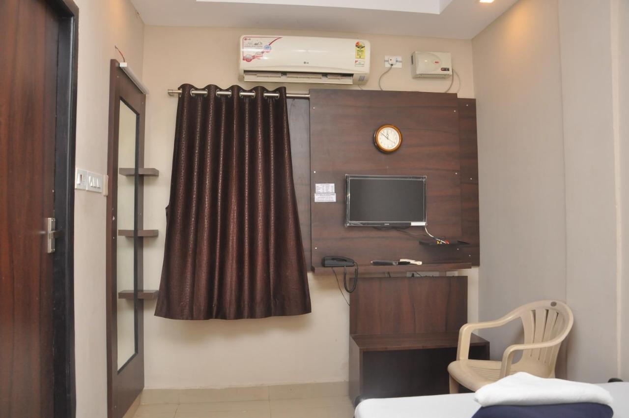 Hotel Temple City Papanasam Esterno foto