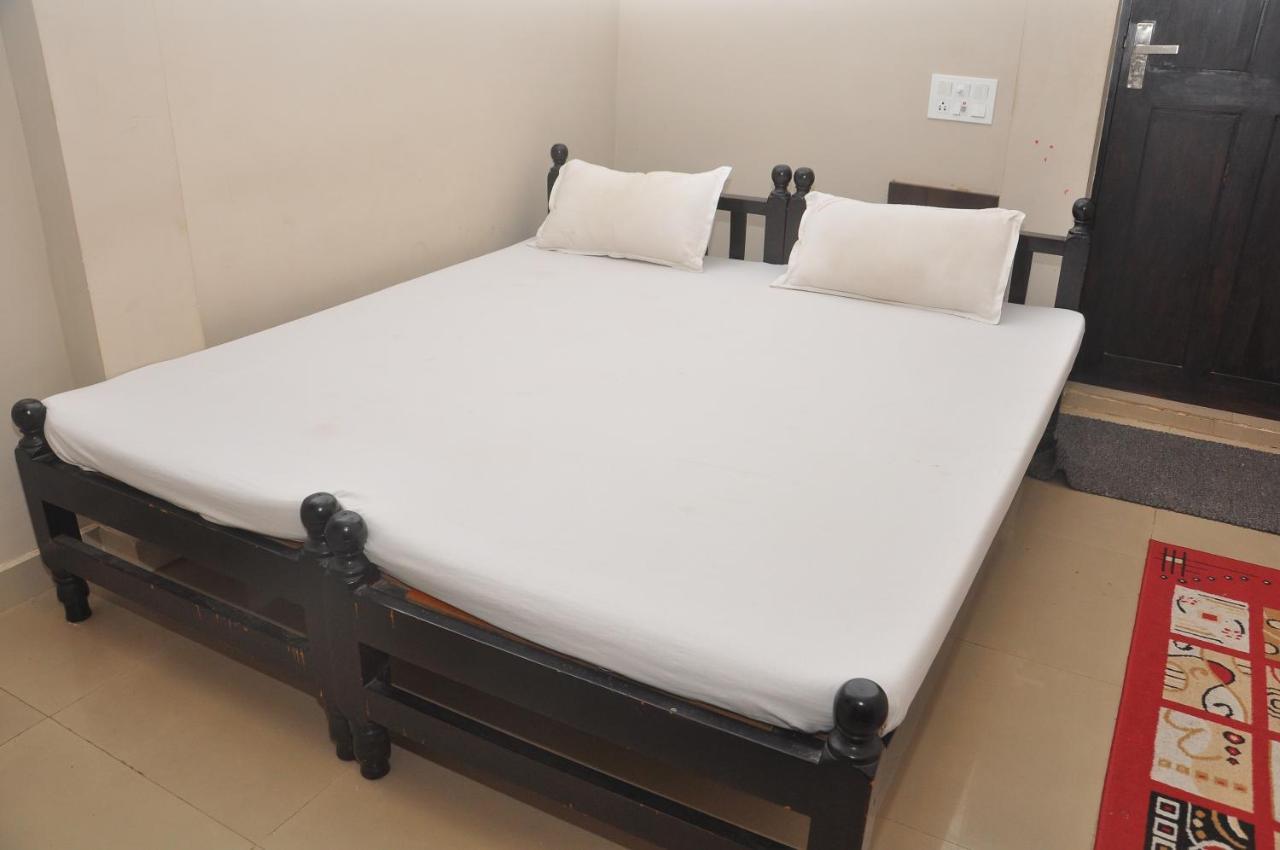 Hotel Temple City Papanasam Esterno foto