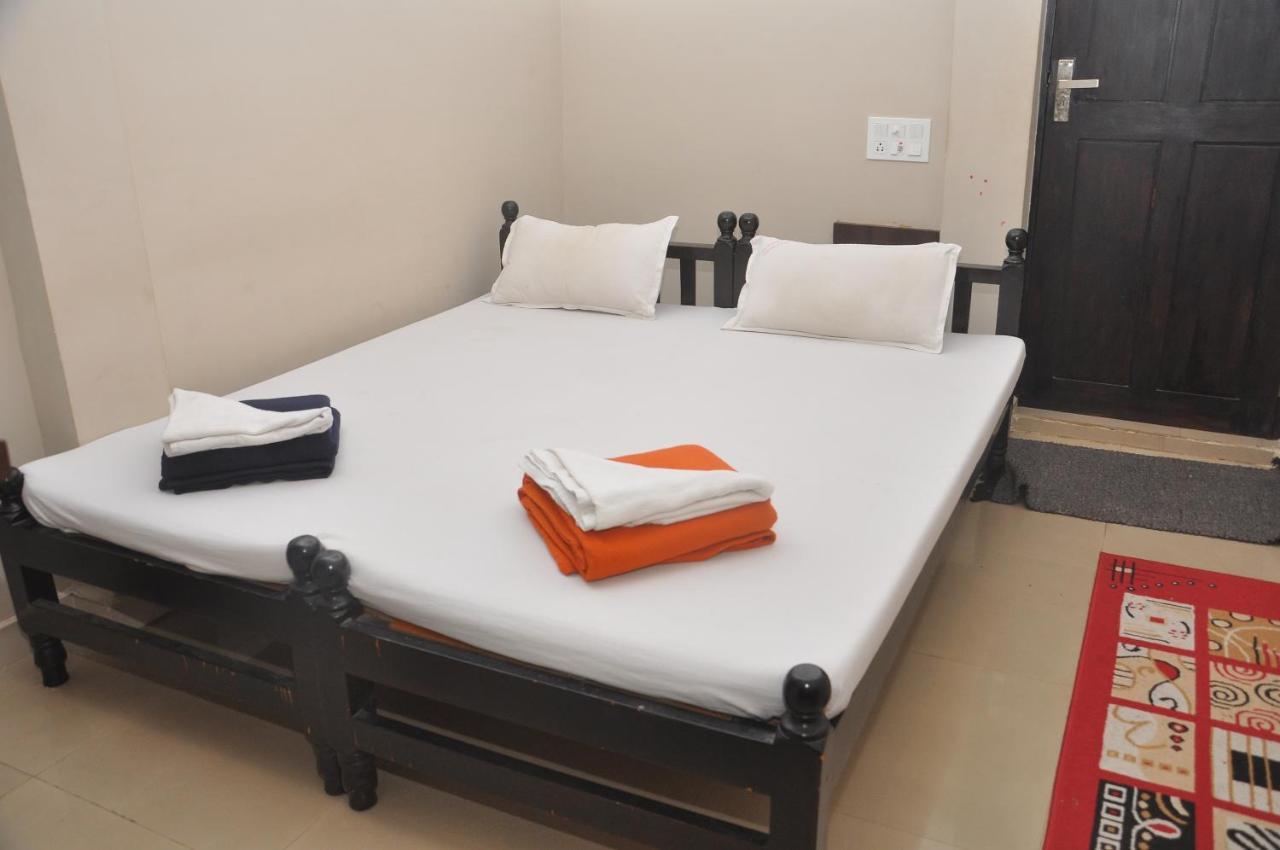Hotel Temple City Papanasam Esterno foto
